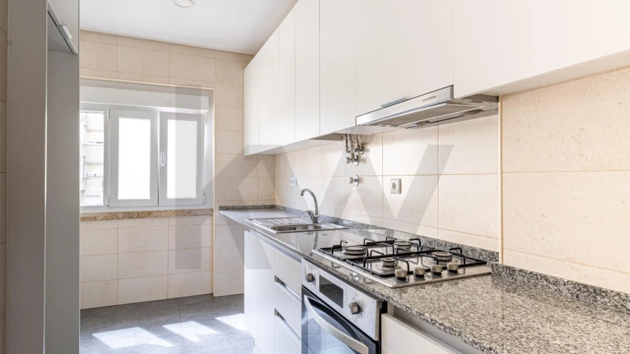Apartamento T2 para Arrendamento em Campo de Ourique