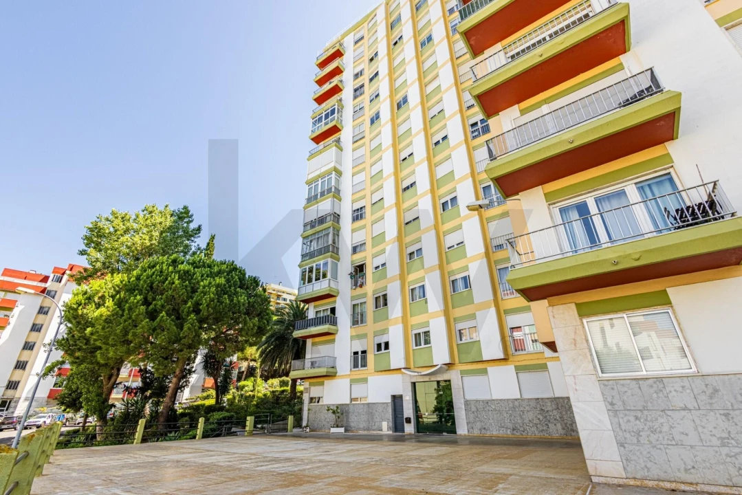 Apartamento T3 para Venda em Carnaxide e Queijas Foto 2
