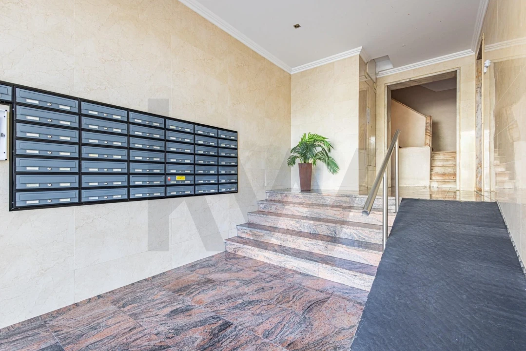 Apartamento T3 para Venda em Carnaxide e Queijas Foto 4