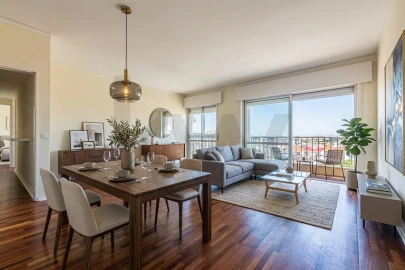 Apartamento T3 para Venda em Carnaxide e Queijas