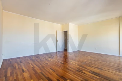 Apartamento T3 para Venda em Carnaxide e Queijas