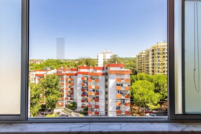 Apartamento T3 para Venda em Carnaxide e Queijas