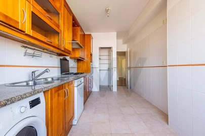 Apartamento T3 para Venda em Carnaxide e Queijas