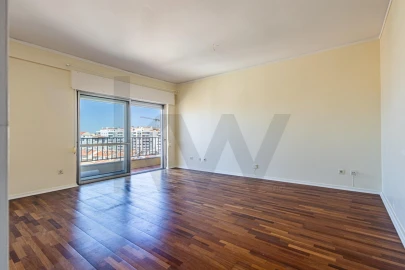 Apartamento T3 para Venda em Carnaxide e Queijas
