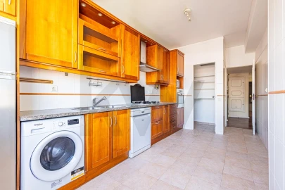 Apartamento T3 para Venda em Carnaxide e Queijas