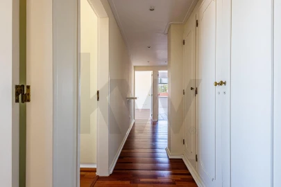 Apartamento T3 para Venda em Carnaxide e Queijas