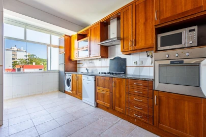 Apartamento T3 para Venda em Carnaxide e Queijas