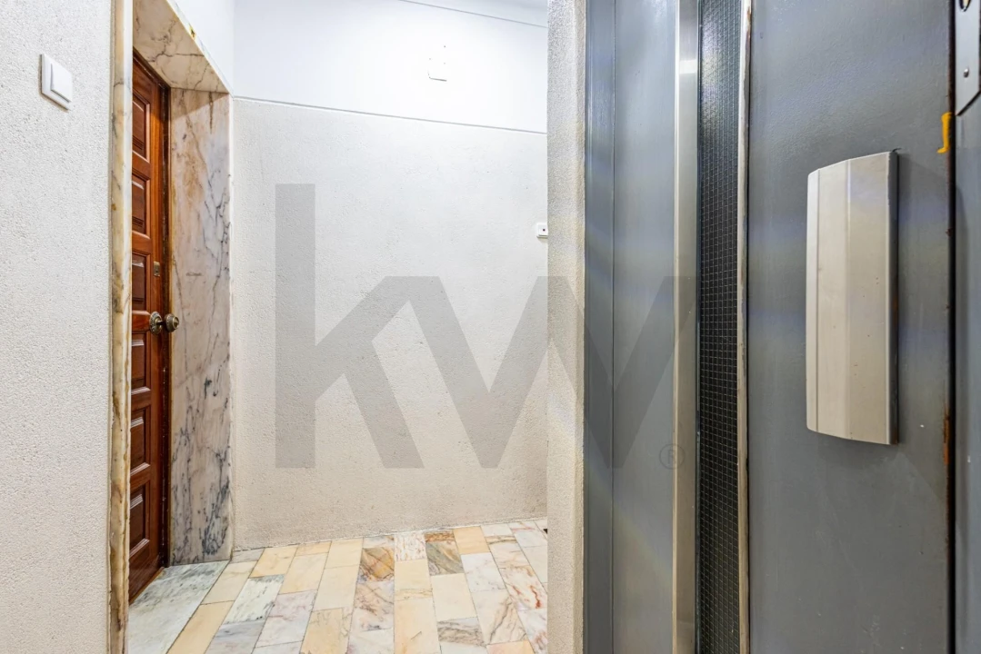 Apartamento T3 para Venda em Carnaxide e Queijas Foto 5