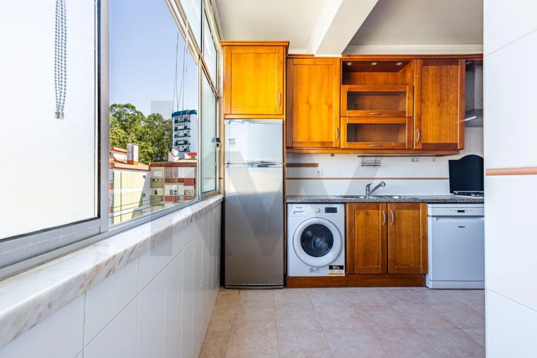Apartamento T3 para Venda em Carnaxide e Queijas Foto 17