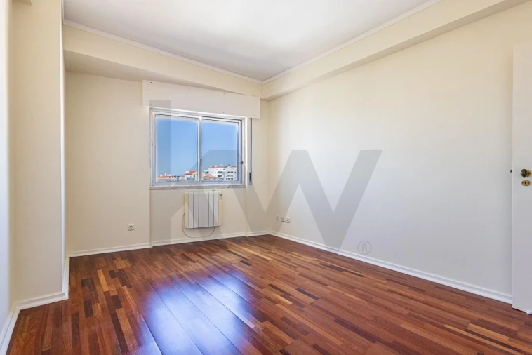 Apartamento T3 para Venda em Carnaxide e Queijas Foto 32