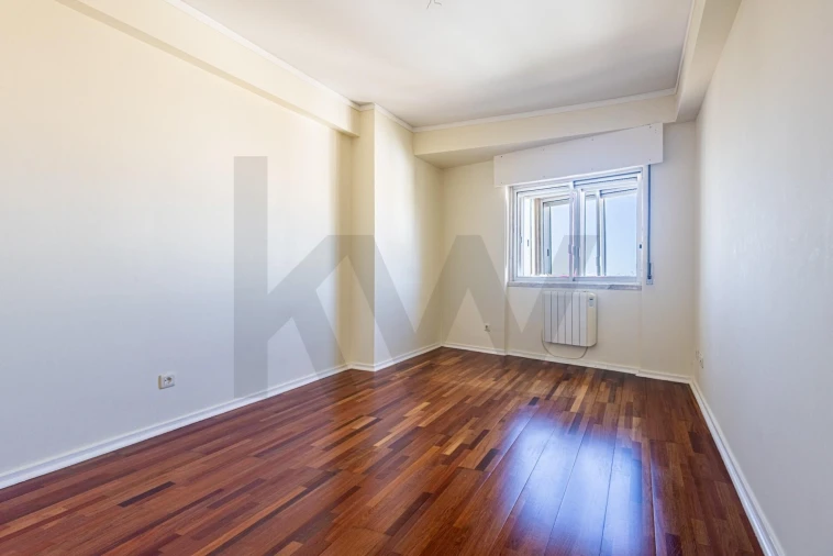 Apartamento T3 para Venda em Carnaxide e Queijas Foto 31