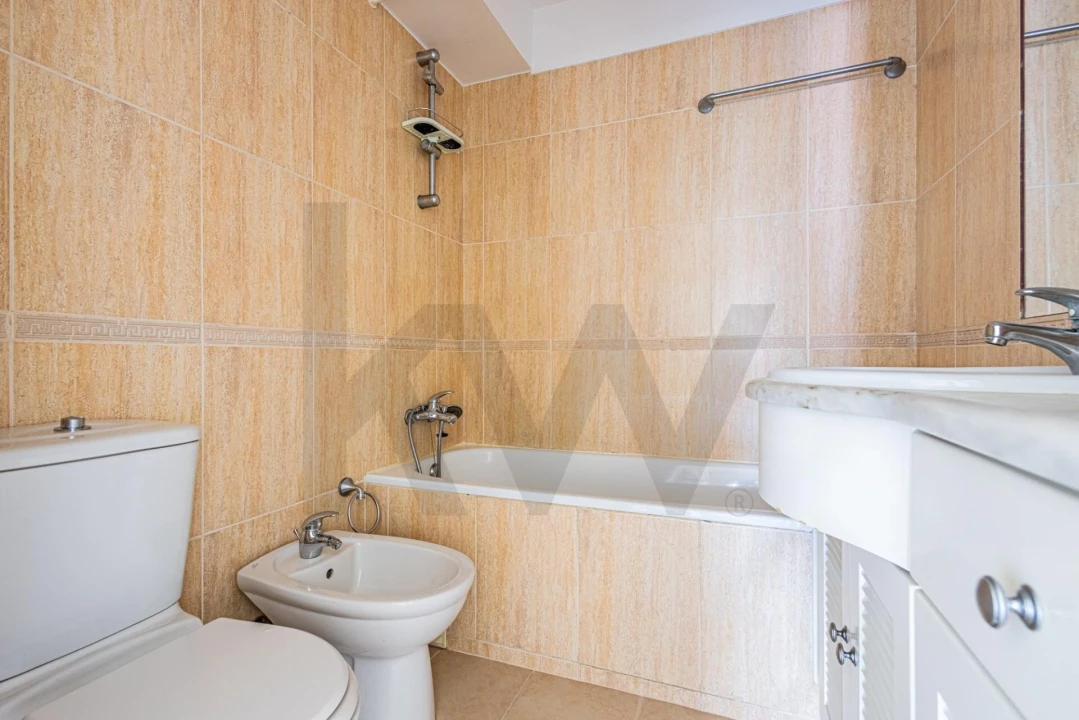 Apartamento T3 para Venda em Carnaxide e Queijas Foto 35