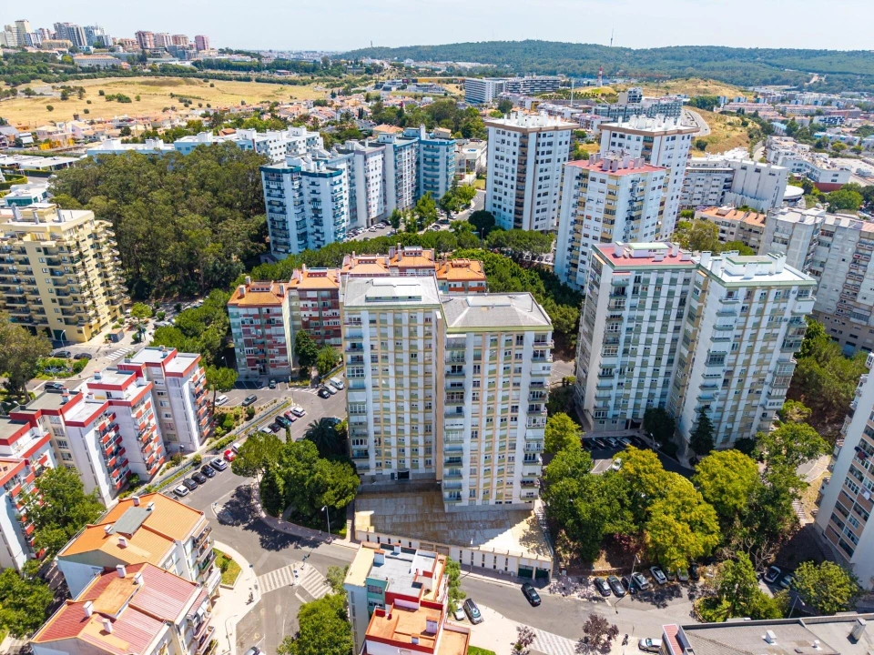 Apartamento T3 para Venda em Carnaxide e Queijas Foto 45