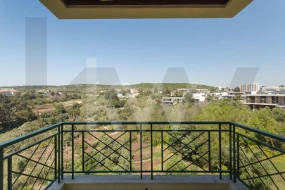 Apartamento T2 para Arrendamento em Carnaxide e Queijas