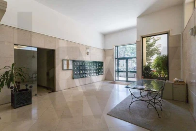 Apartamento T2 para Arrendamento em Carnaxide e Queijas