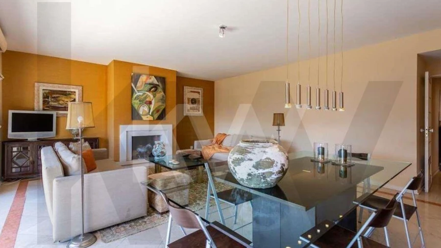 Apartamento T2 para Arrendamento em Carnaxide e Queijas