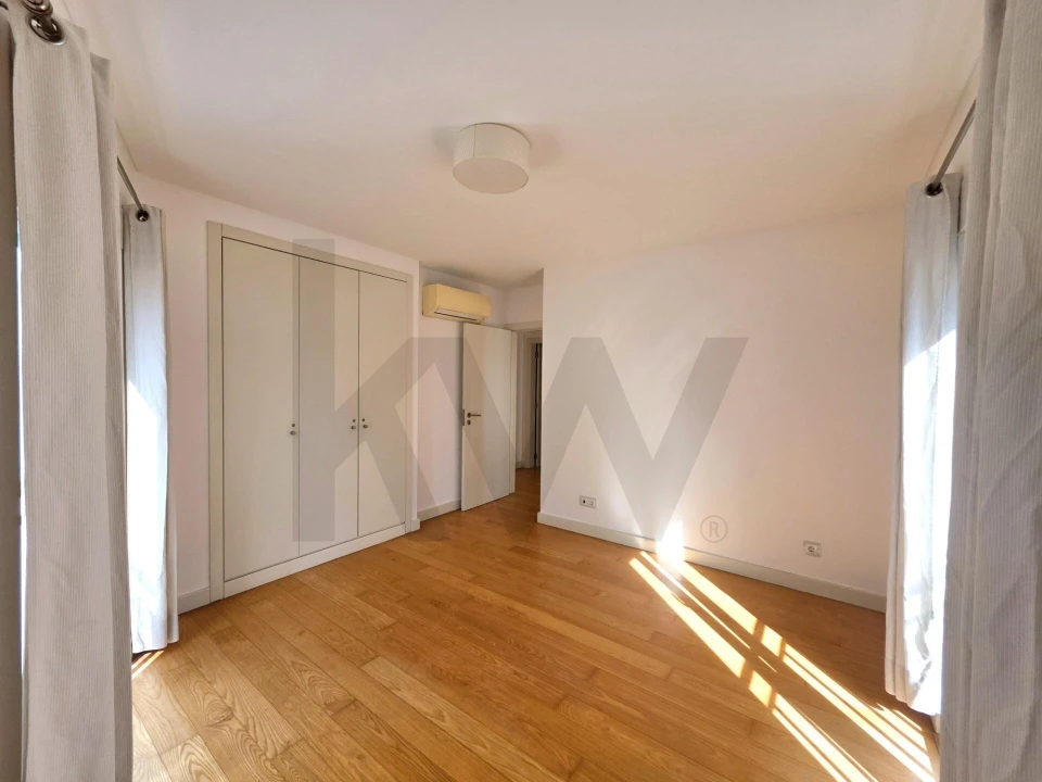 Apartamento T2 para Venda em Santo António Foto 14