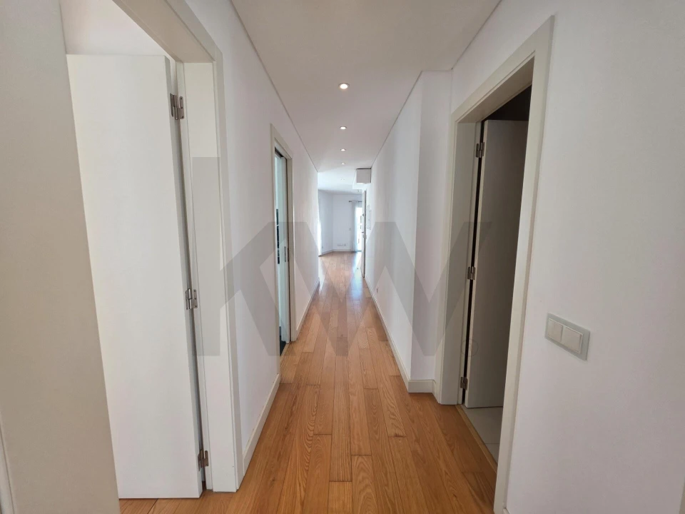 Apartamento T2 para Venda em Santo António Foto 12
