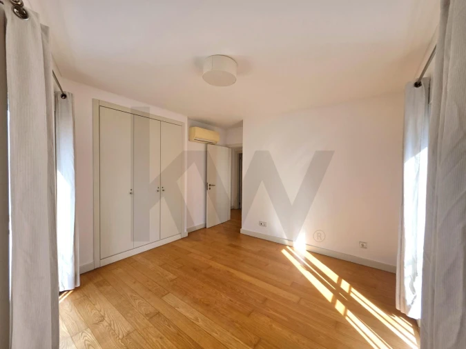 Apartamento T2 para Venda em Santo António Foto 14