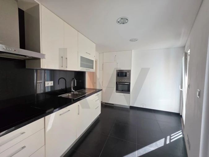 Apartamento T2 para Venda em Santo António Foto 8