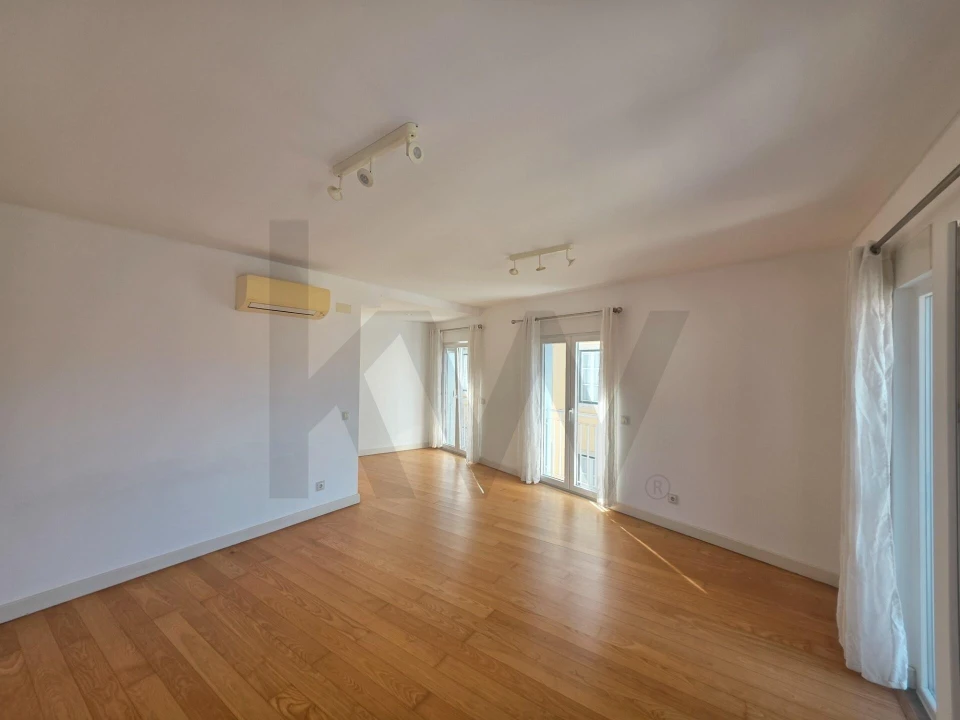 Apartamento T2 para Venda em Santo António Foto 2