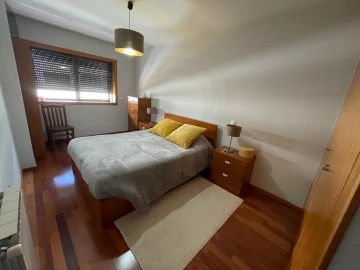 Quarto para Arrendamento em Paranhos