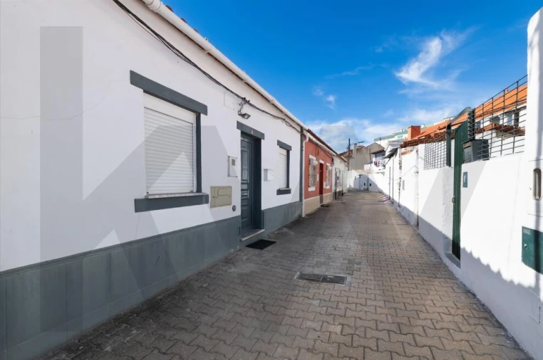 Moradia T2 para Venda em Amora Foto 7