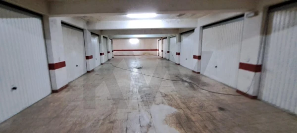 Garagem para Arrendamento em Rio de Mouro