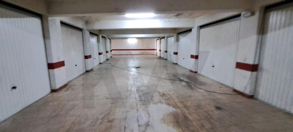 Garagem para Arrendamento em Rio de Mouro Foto 3