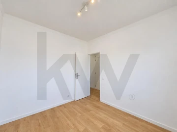 Apartamento T5 para Arrendamento em Marvila, Ribeira Santarém, São Salvador, São Nicolau