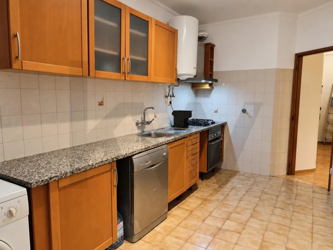 Apartamento T2 para Venda em Marinha Grande Foto 5