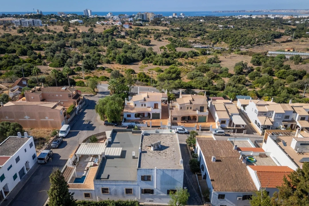 Moradia T4 para Venda em Alvor Foto 12