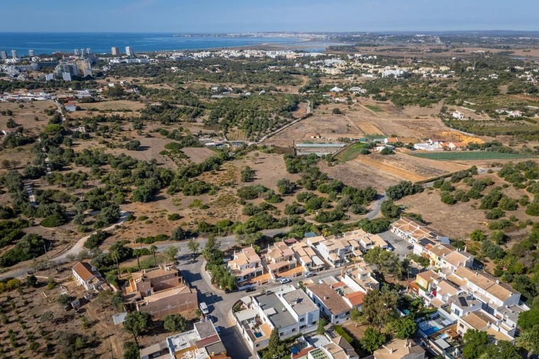 Moradia T4 para Venda em Alvor Foto 6