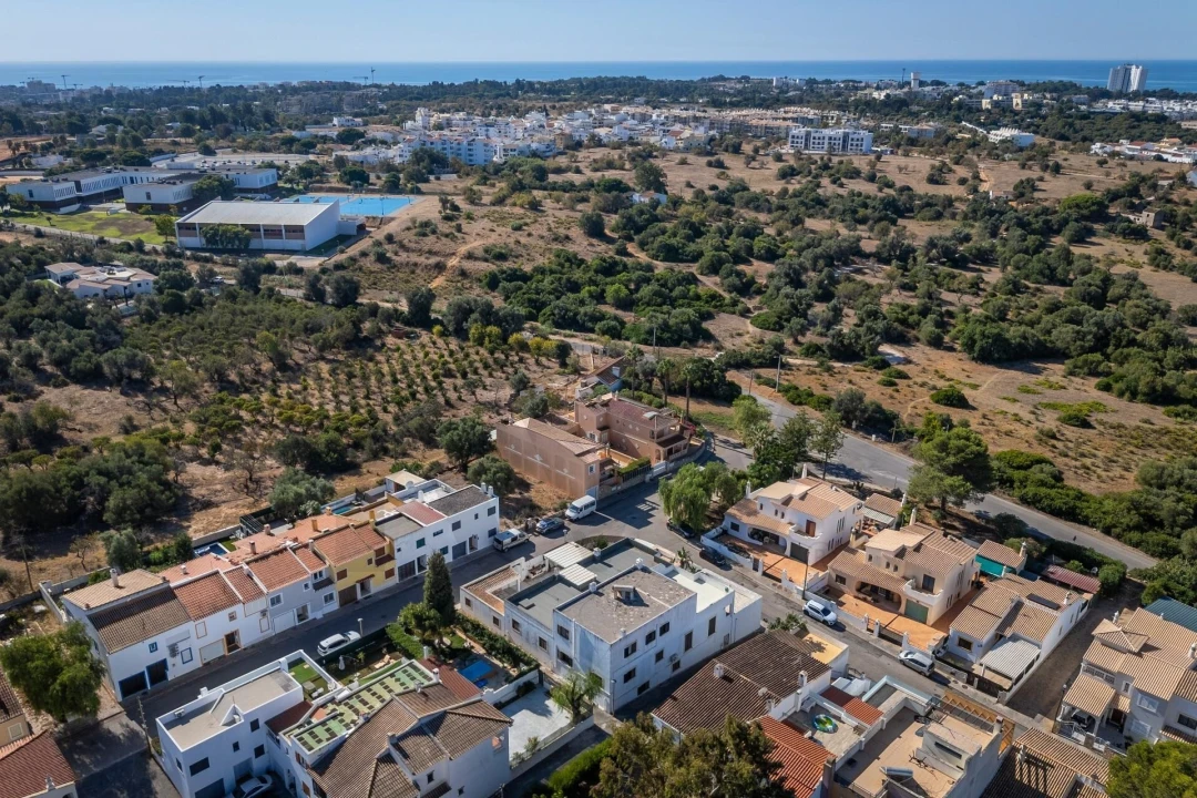 Moradia T4 para Venda em Alvor Foto 8