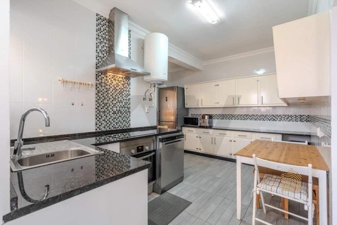 Moradia T3 para Venda em Carcavelos e Parede Foto 16