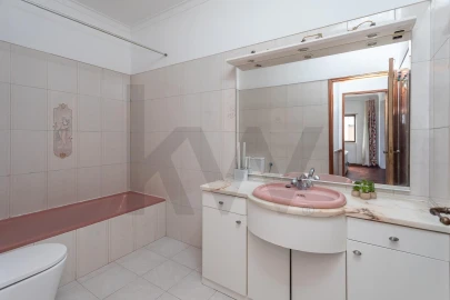 Apartamento T2 para Arrendamento em Rio de Mouro