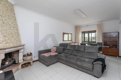 Apartamento T2 para Arrendamento em Rio de Mouro