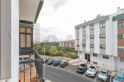 Apartamento T2 para Arrendamento em Rio de Mouro