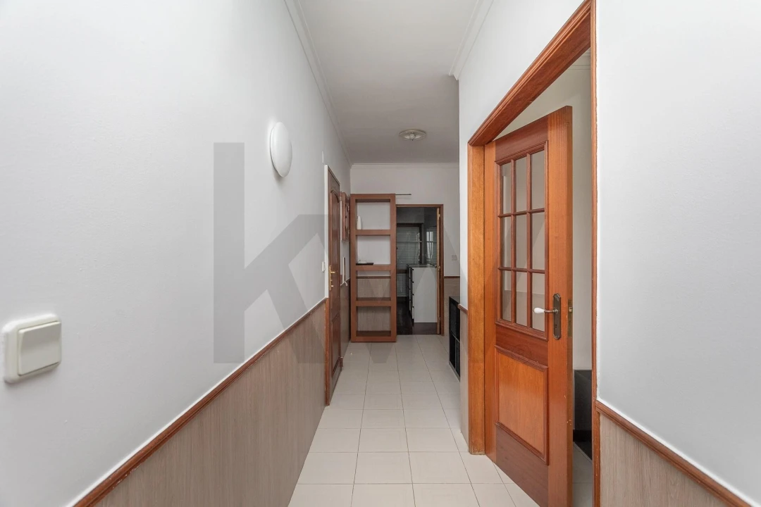 Apartamento T2 para Arrendamento em Rio de Mouro Foto 12