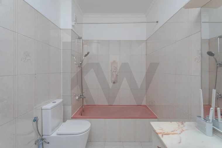 Apartamento T2 para Arrendamento em Rio de Mouro Foto 22