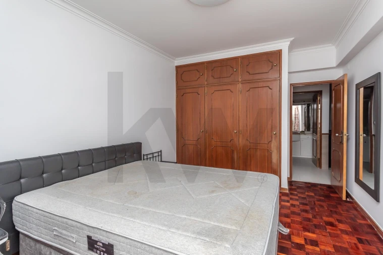 Apartamento T2 para Arrendamento em Rio de Mouro Foto 18