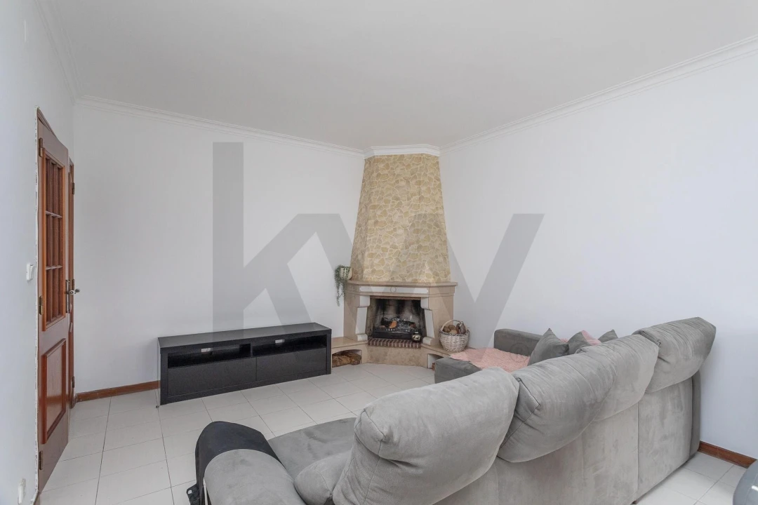 Apartamento T2 para Arrendamento em Rio de Mouro Foto 10