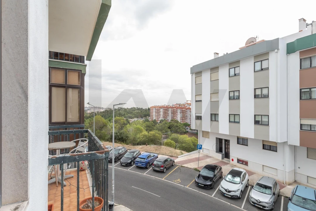 Apartamento T2 para Arrendamento em Rio de Mouro Foto 26