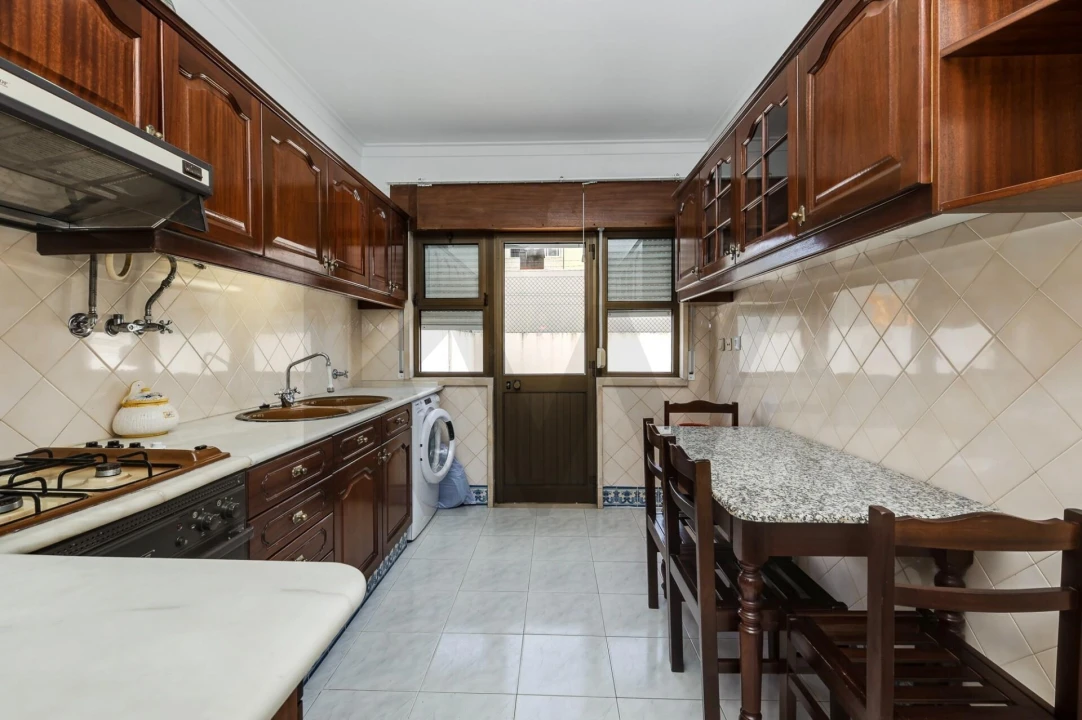 Apartamento T1 para Arrendamento em Encosta do Sol Foto 4