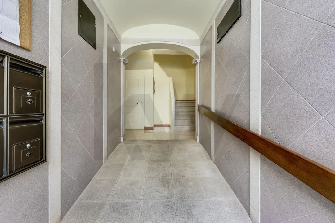 Apartamento T1 para Arrendamento em Encosta do Sol Foto 2