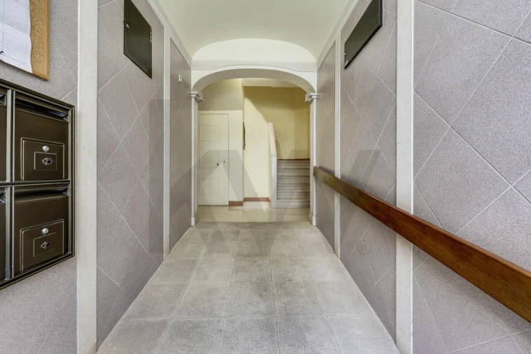 Apartamento T1 para Arrendamento em Encosta do Sol Foto 2