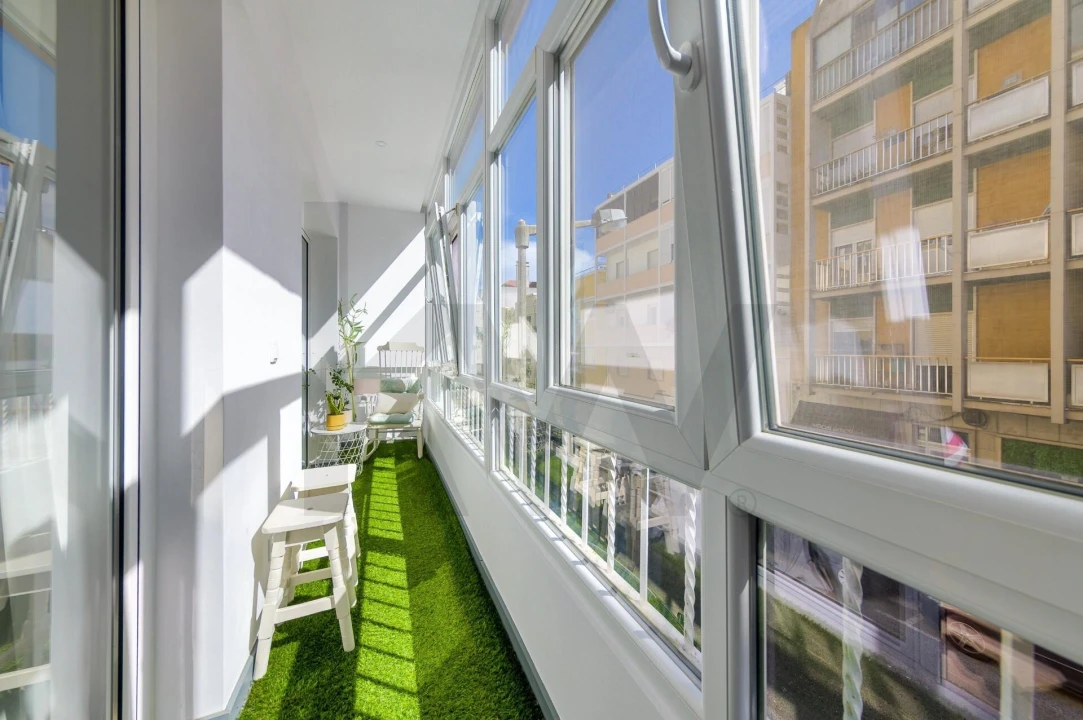 Apartamento T2 para Venda em Alvalade Foto 3