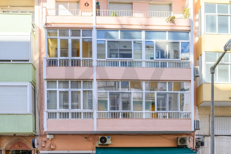 Apartamento T2 para Venda em Alvalade Foto 21
