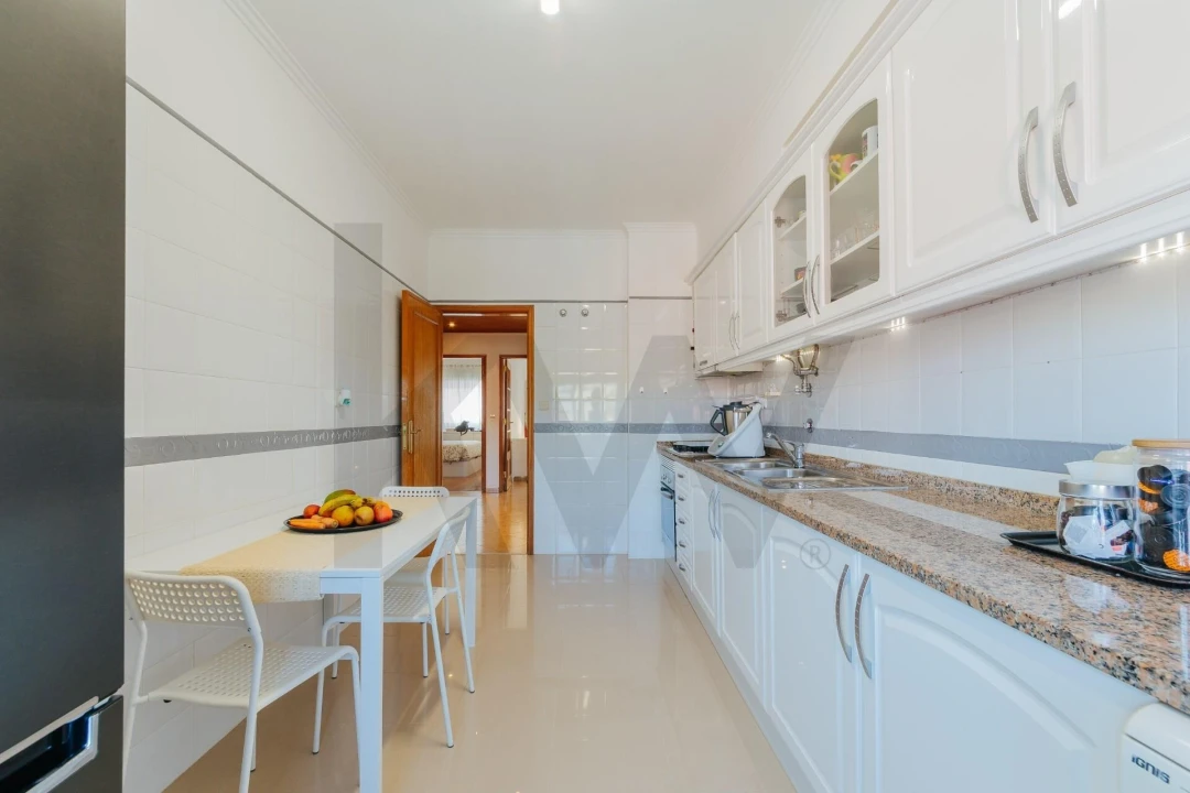 Apartamento T2 para Venda em Casal de Cambra Foto 26