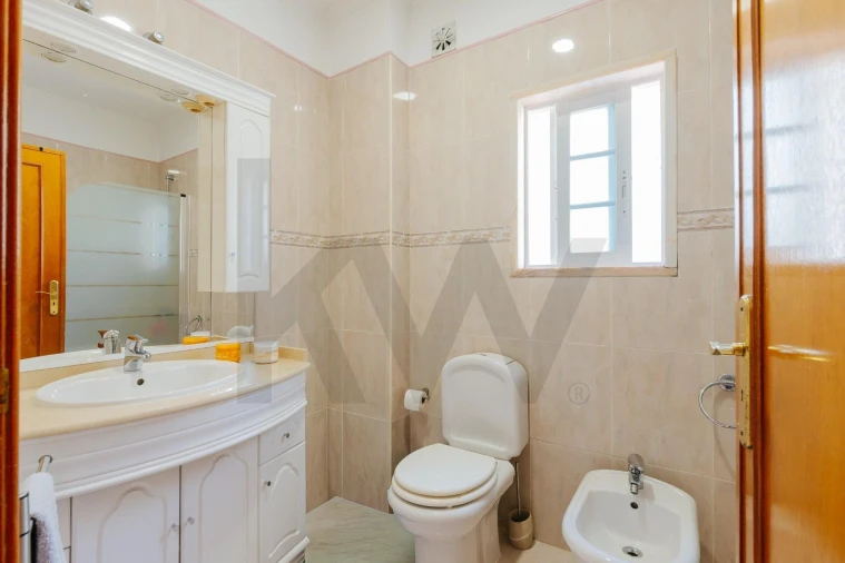 Apartamento T2 para Venda em Casal de Cambra Foto 18